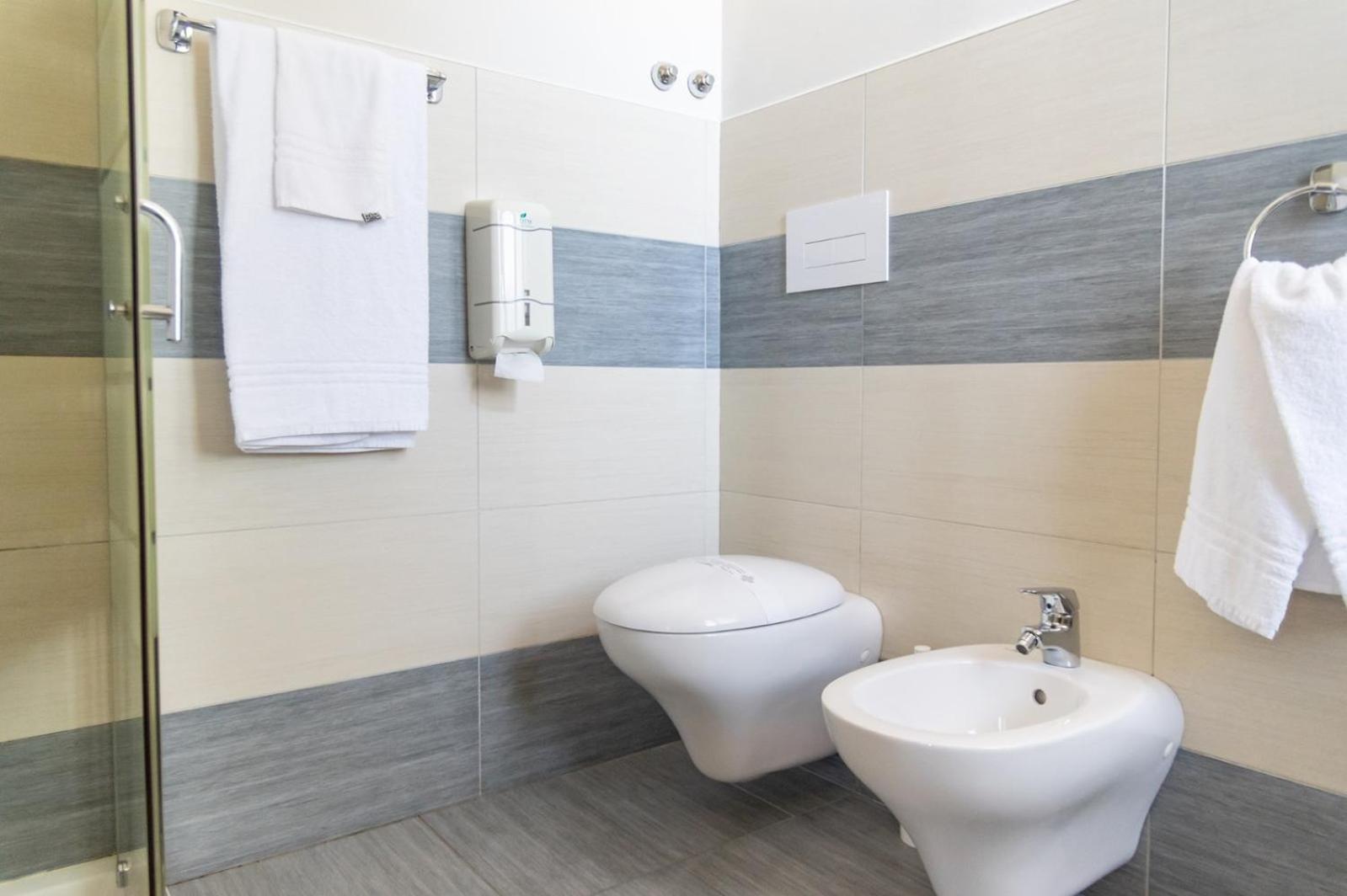 La Vecchia Tramvia Hotel Castiglione Delle Stiviere Luaran gambar
