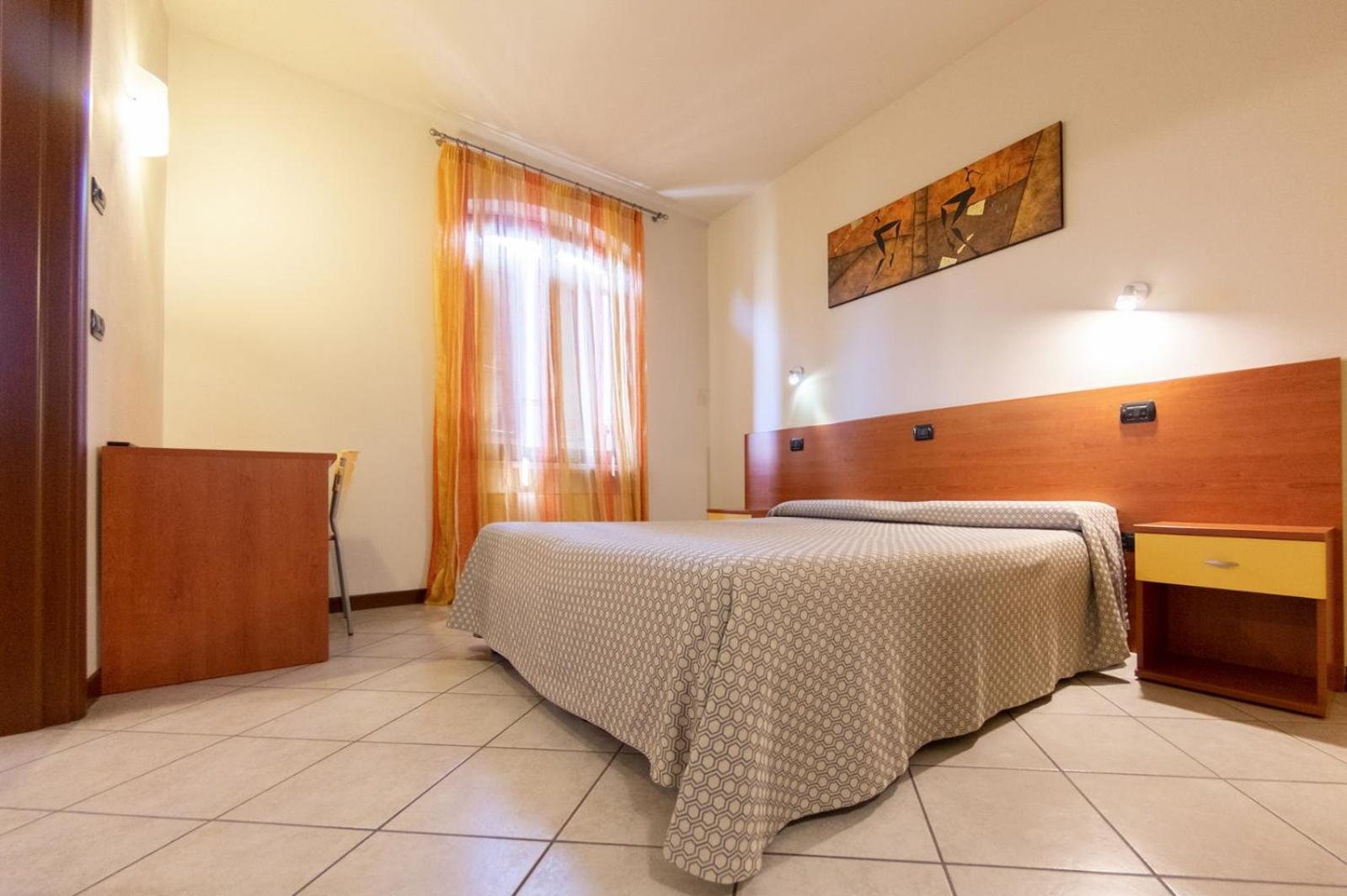 La Vecchia Tramvia Hotel Castiglione Delle Stiviere Luaran gambar